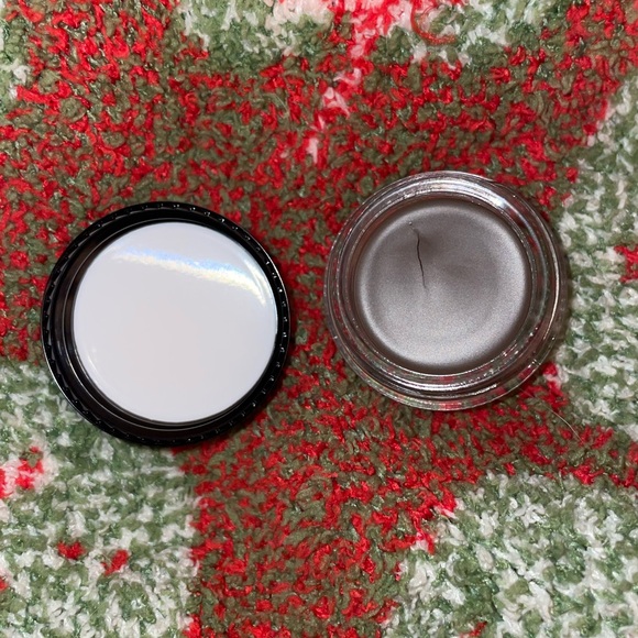 Anastasia Beverly Hills eyebrow pomade - Picture 3 of 3